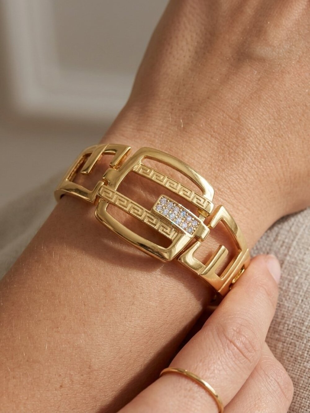 NWT 7 Charming Sisters "Stunning As Usual" Bracelet Greek Key Design